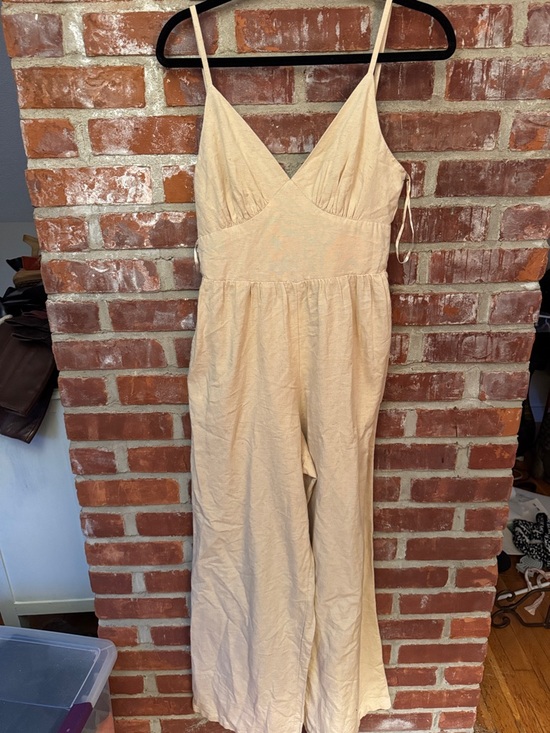 Japna Pants - Sleeveless open back Cream Wide-Leg Jumpsuit